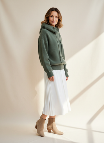 Lia | Elegant Comfort Neck Jumper