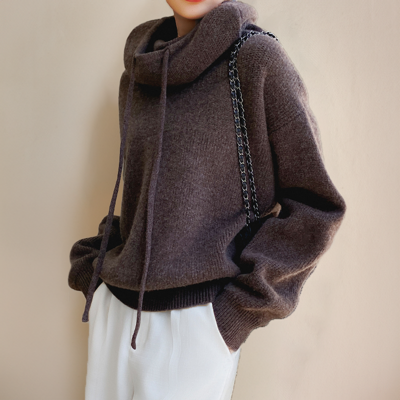 Lia | Elegant Comfort Neck Jumper