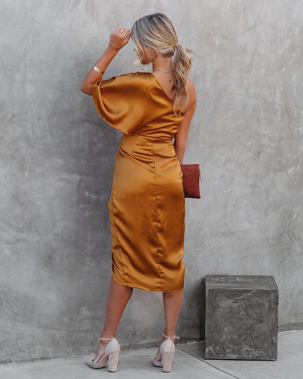 Emma | Chic Satin Dress